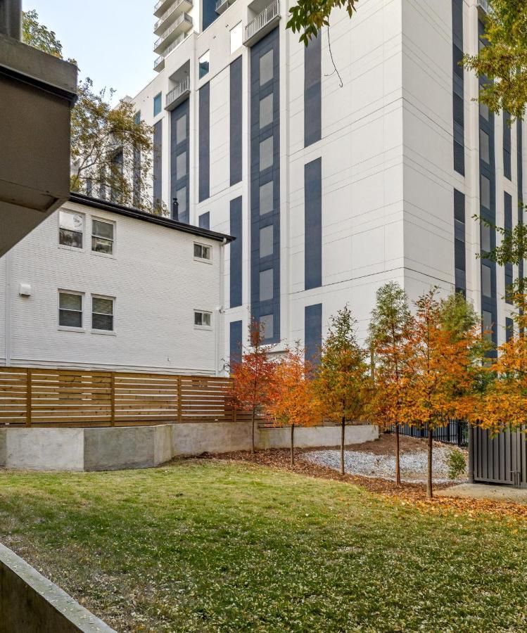 アトランタMarvelous Midtown Manor In Piedmont Parkアパートメント エクステリア 写真
